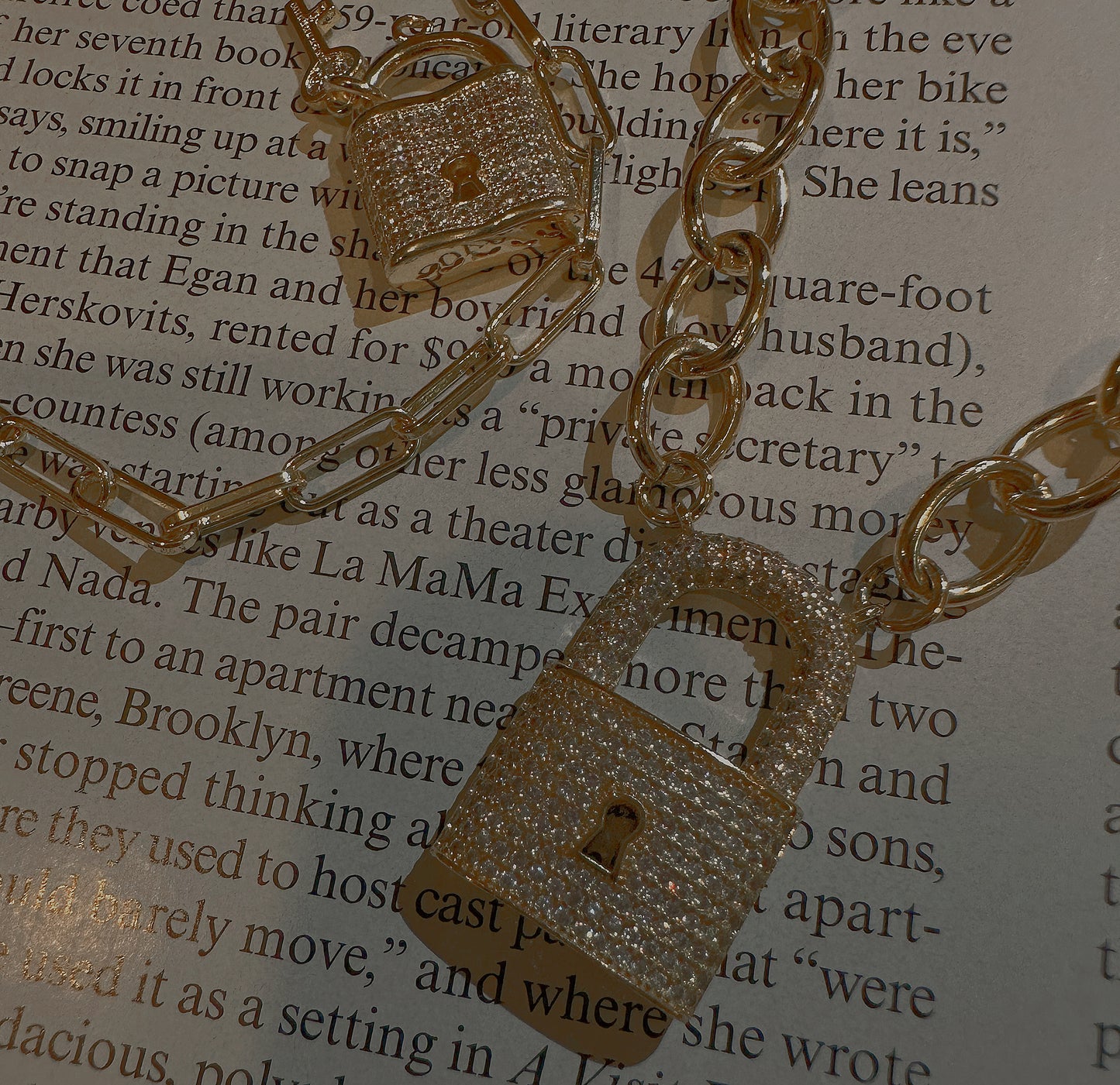 Sparkly "Lock & Chain" Necklace